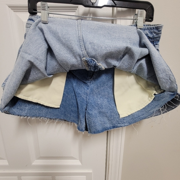 Urban Outfitters NWT Denim Pleated Mini Skort Size 28. - Picture 7 of 16